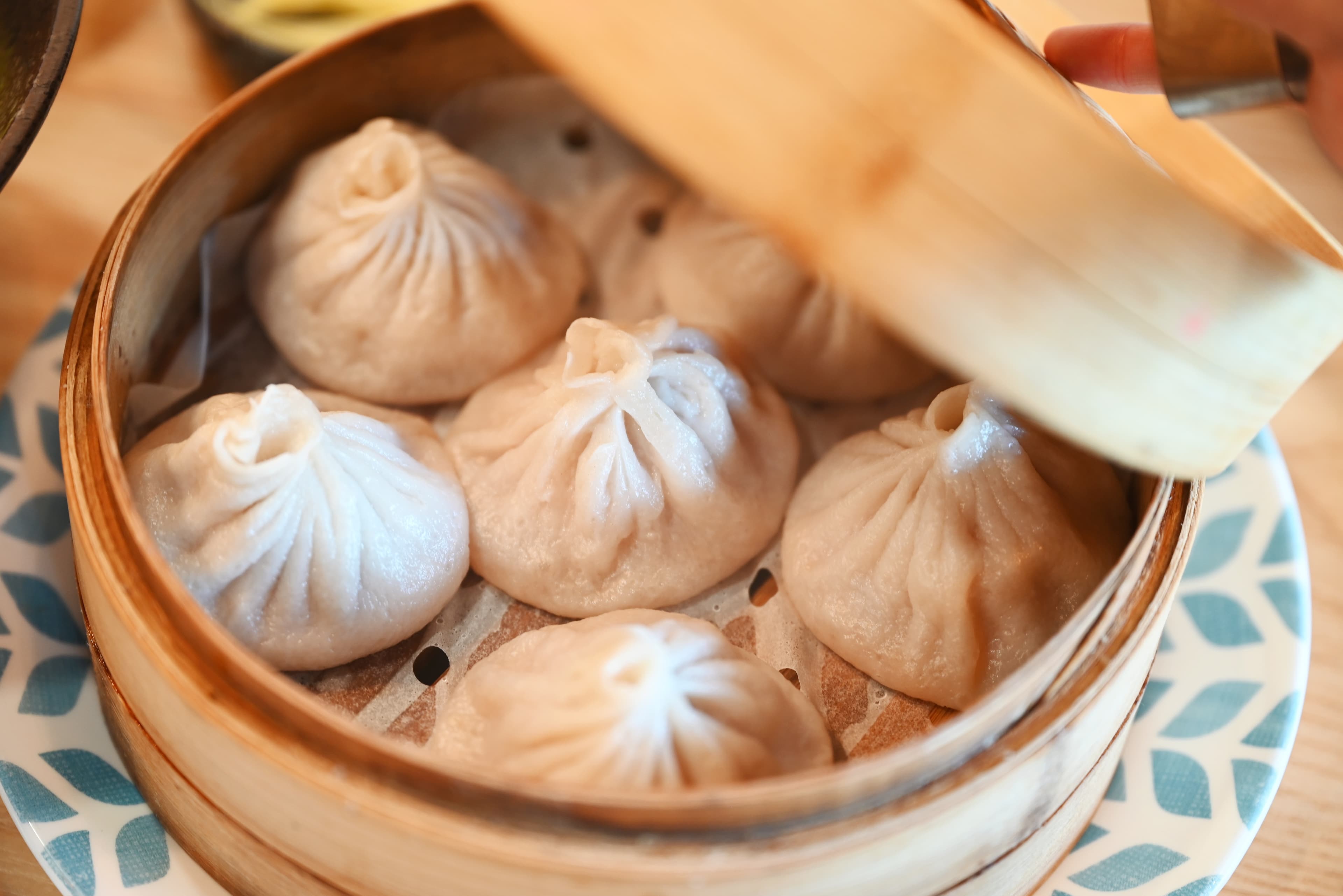 Steamed Pork Soup Dumplings (6 pcs)